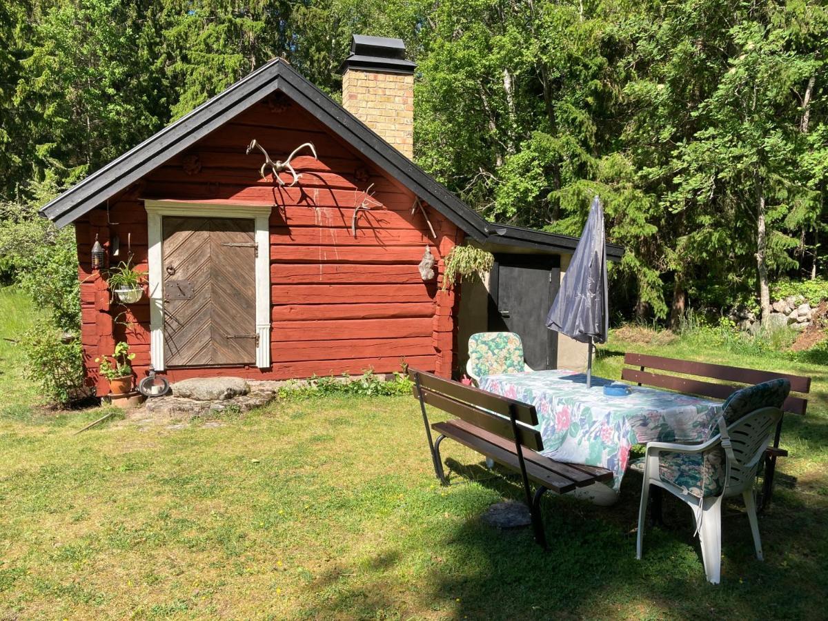 Egen Stuga Med Delat Badrum Bed & Breakfast Norrtalje Exterior photo